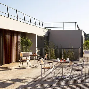 Adonis Dock Ouest Apartahotel